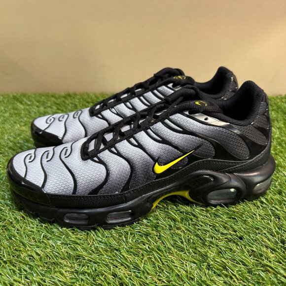 Nike Air Max Plus TN Wolf Grey Optic Yellow Black Men Size 9.5 Shoes DM0032-012 - Picture 1 of 9